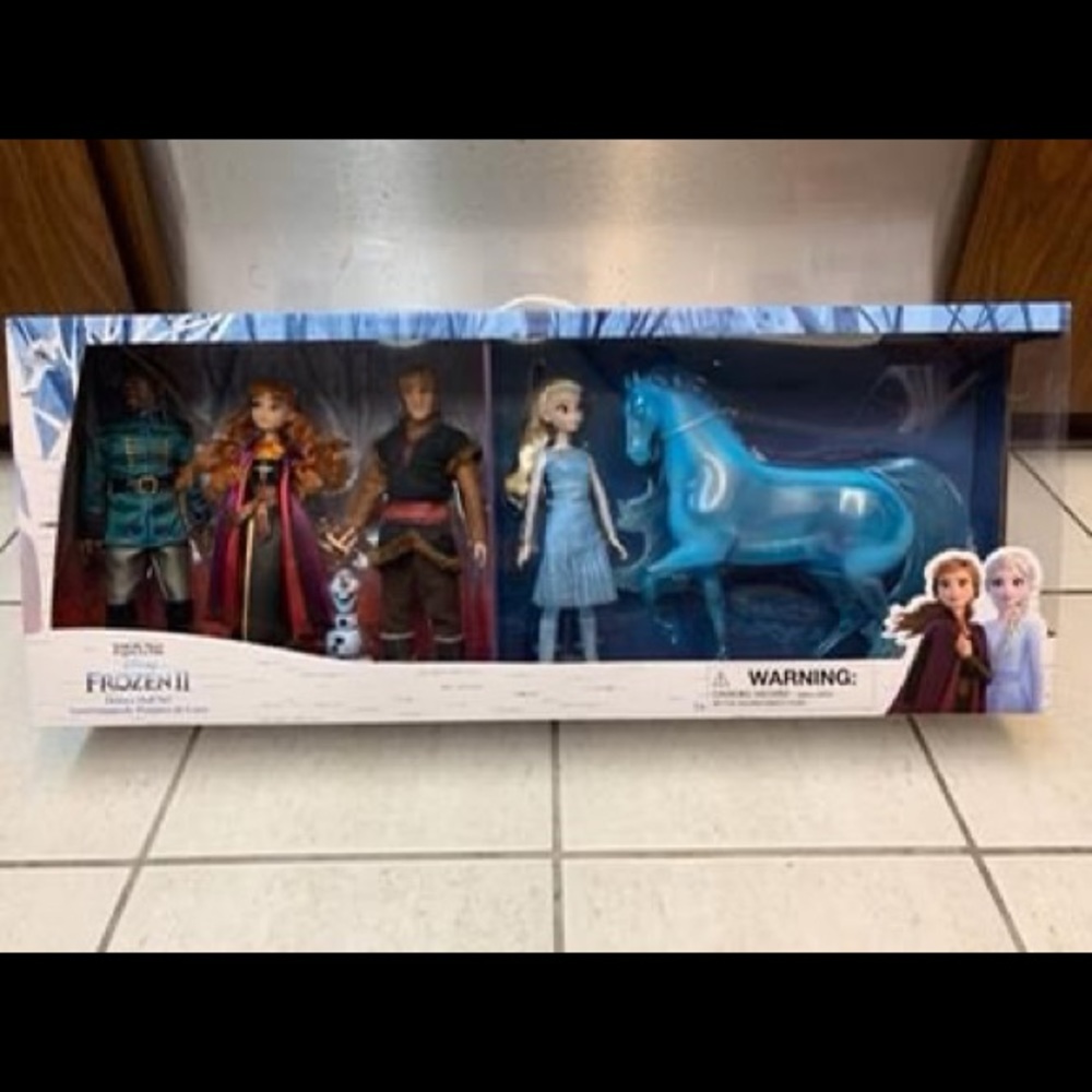 Frozen 2 Deluxe Doll Set